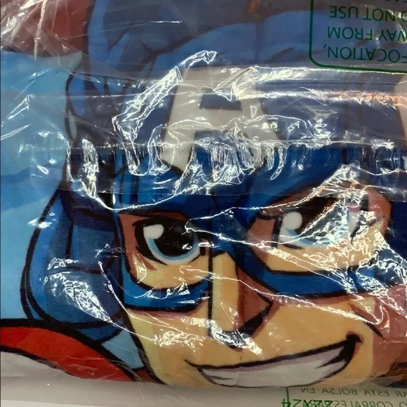 Marvel Captain America Throw Blanket Avengers Fleece New - Picture 2 of 8